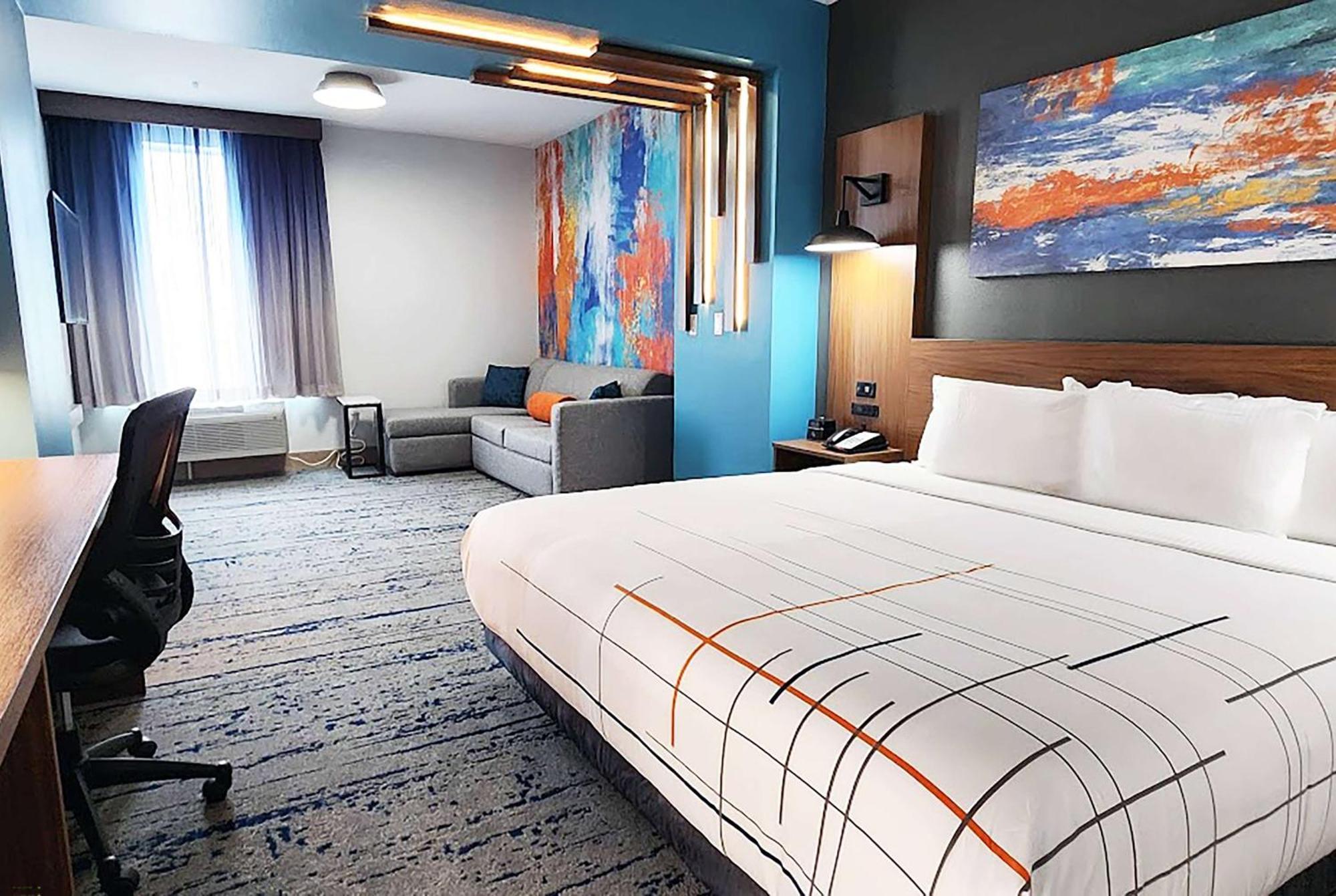 La Quinta Inn & Suites By Wyndham Austin South Екстериор снимка