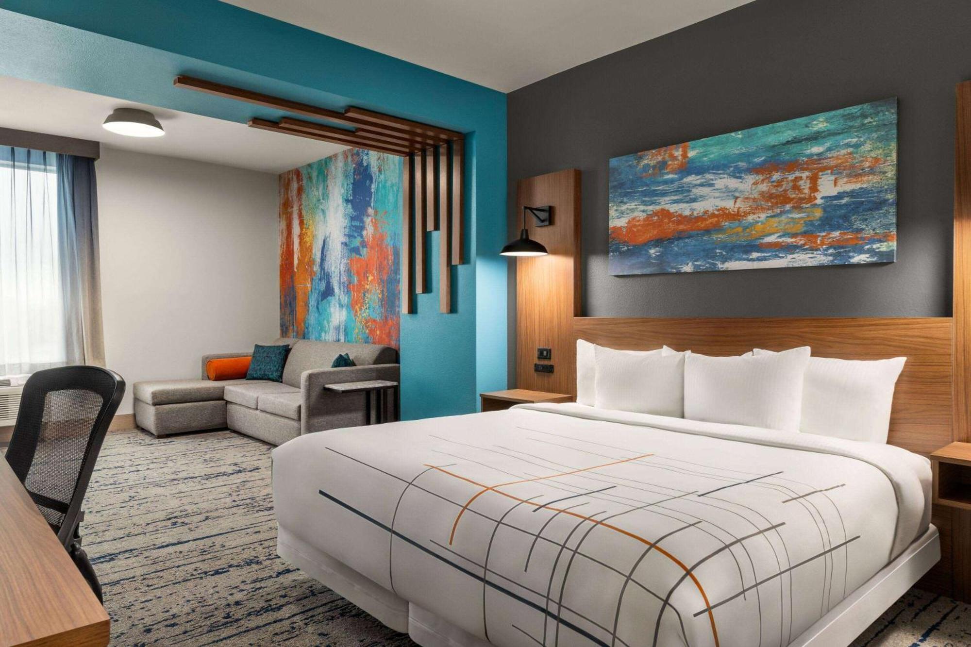 La Quinta Inn & Suites By Wyndham Austin South Екстериор снимка