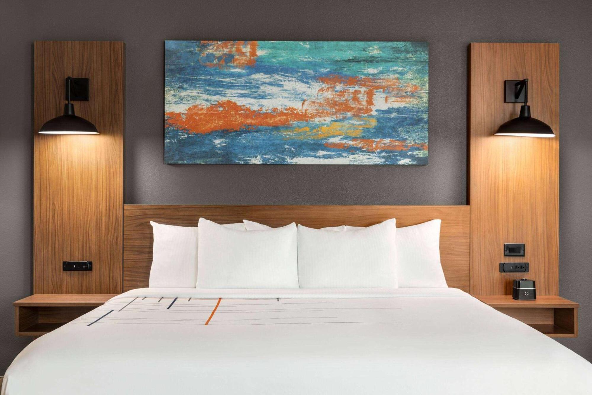 La Quinta Inn & Suites By Wyndham Austin South Екстериор снимка