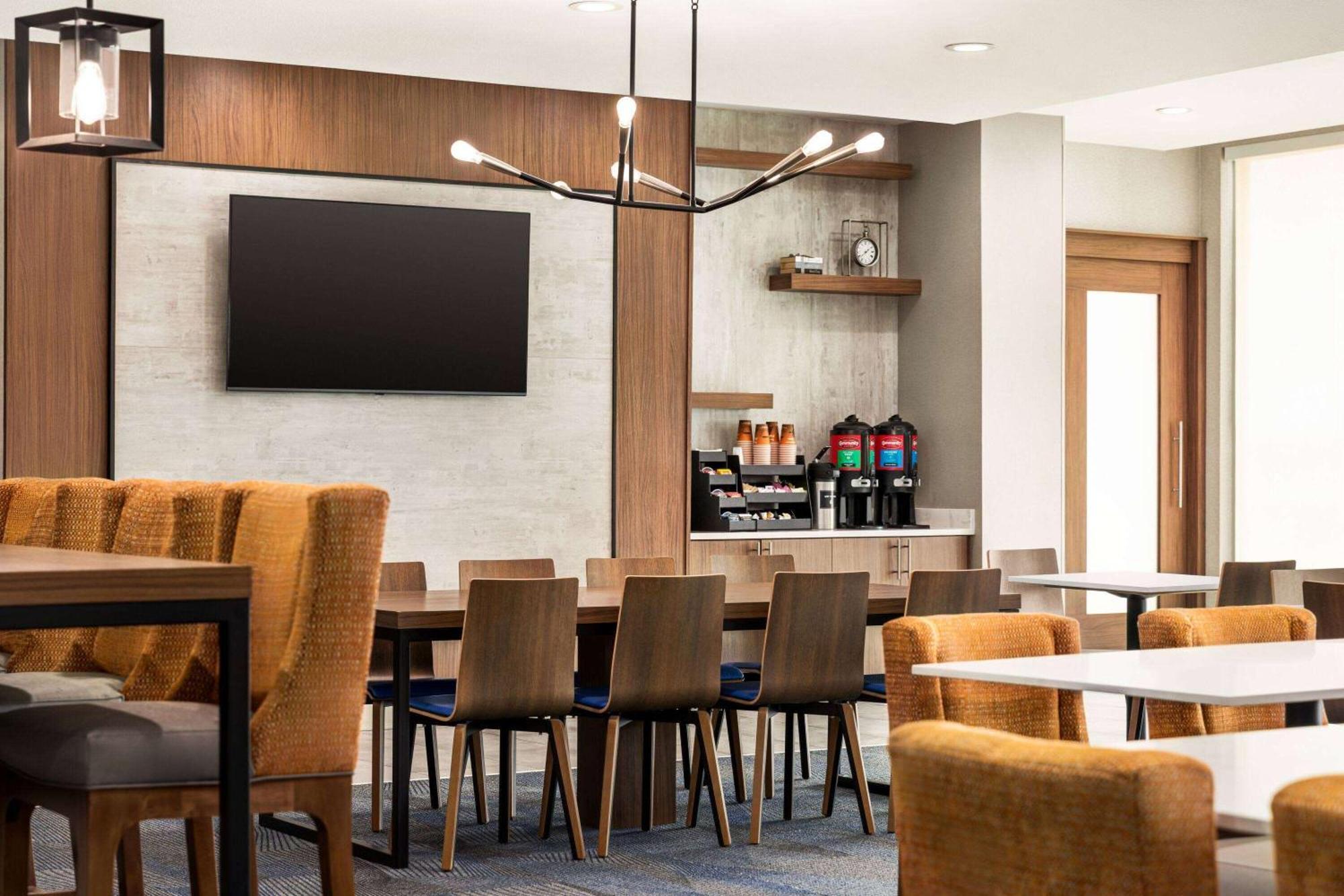 La Quinta Inn & Suites By Wyndham Austin South Екстериор снимка